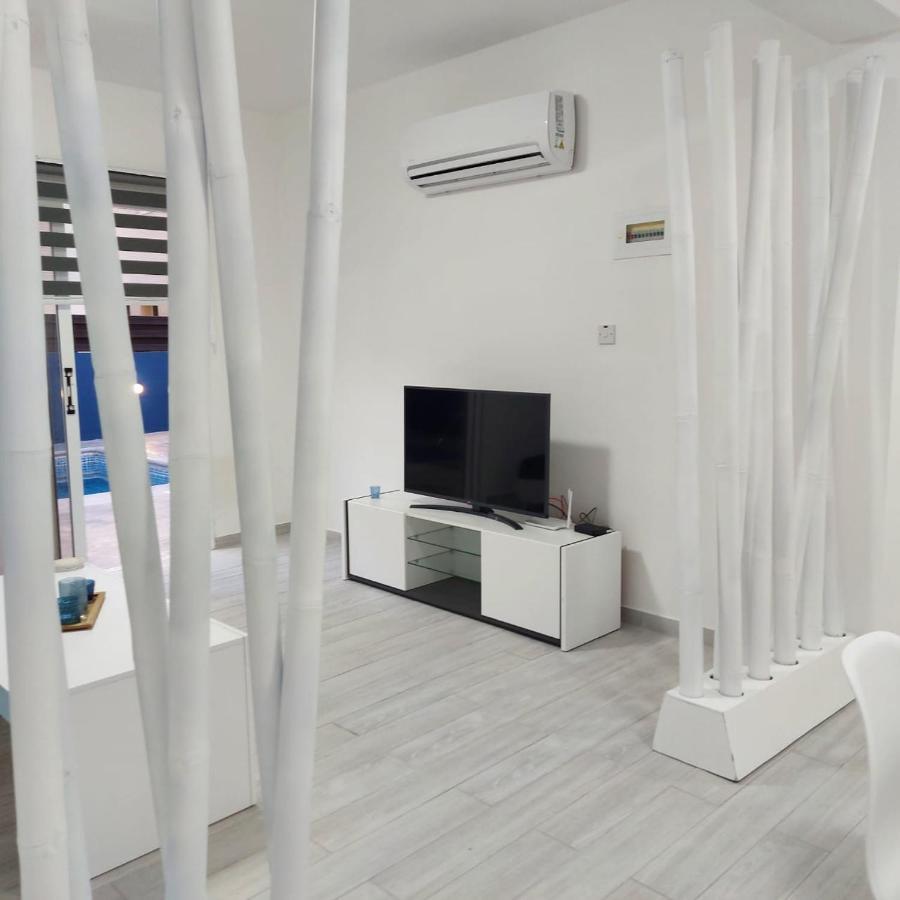 Stylish Villa Paralimni Buitenkant foto