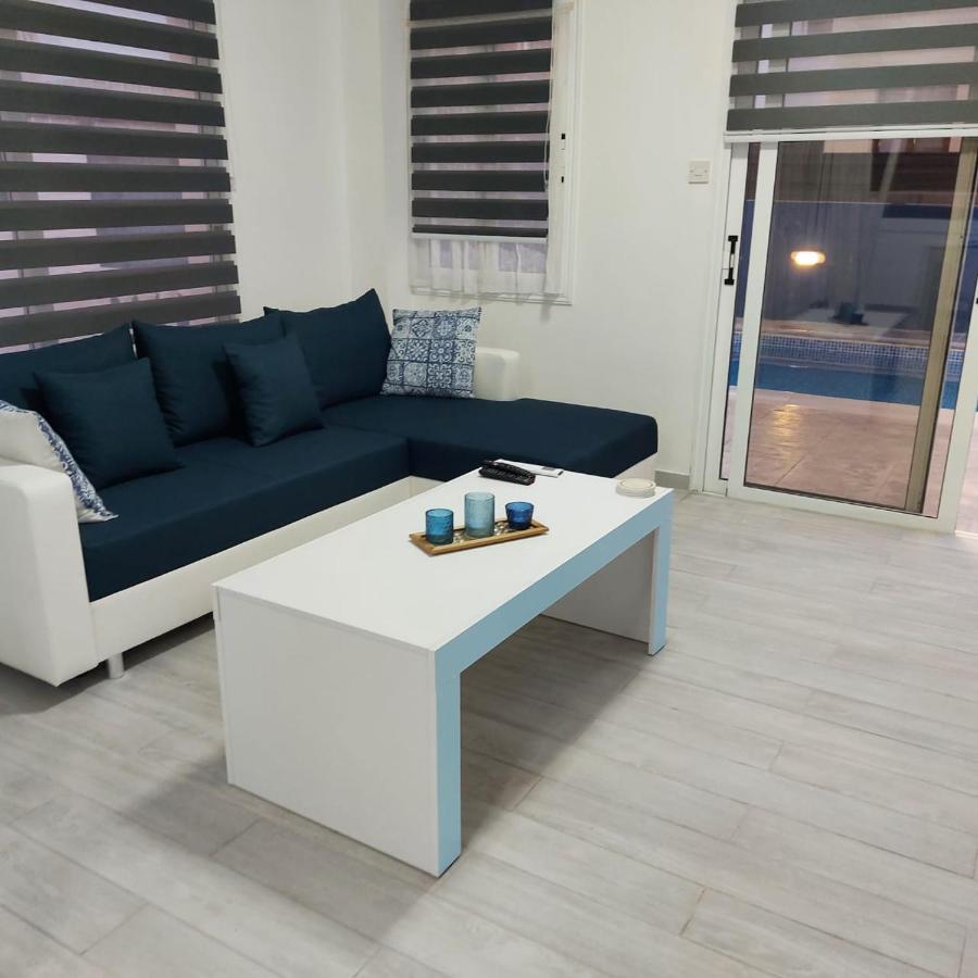 Stylish Villa Paralimni Buitenkant foto