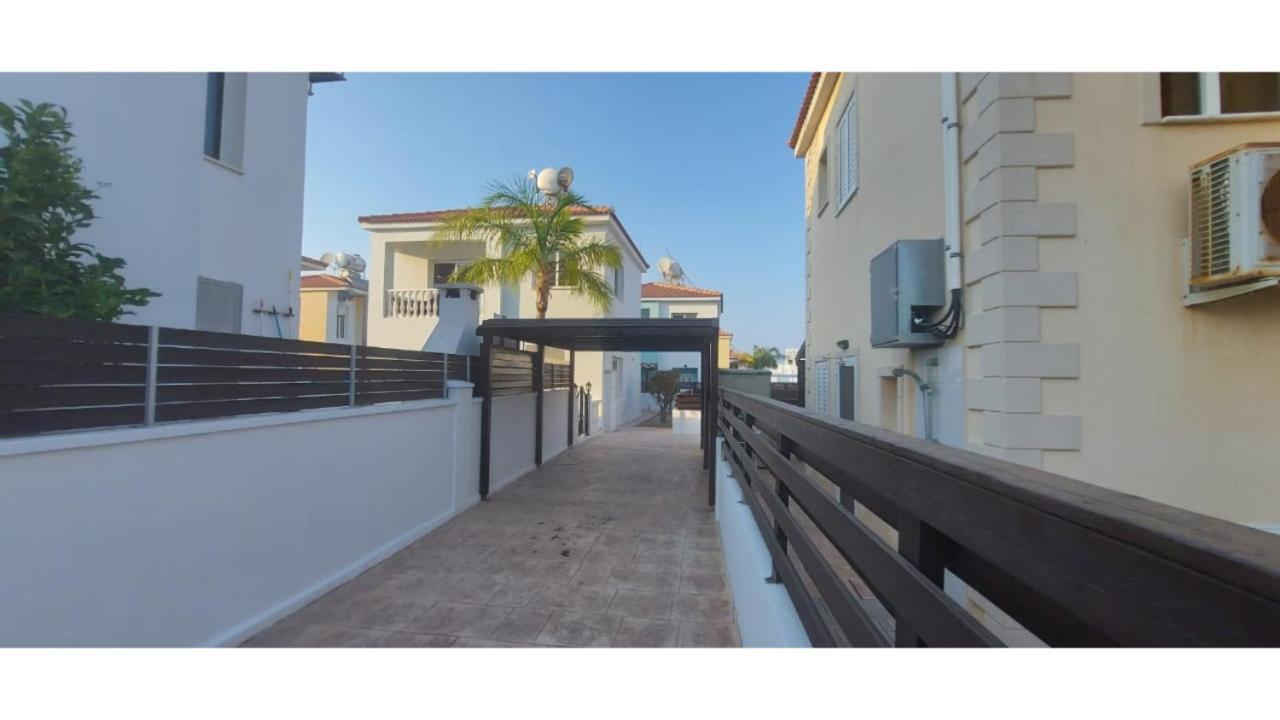 Stylish Villa Paralimni Buitenkant foto