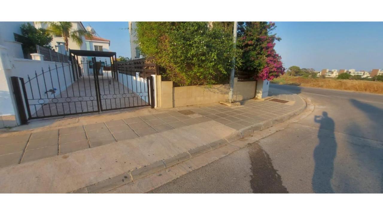 Stylish Villa Paralimni Buitenkant foto